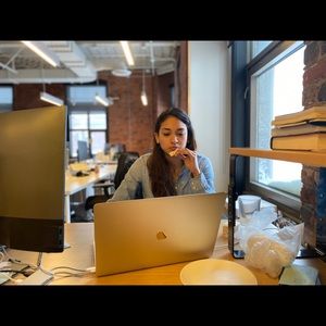 Meet your Posher, Andrea